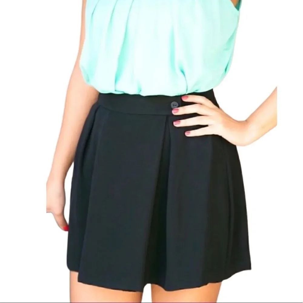 Mind Code Black Skort Sz L